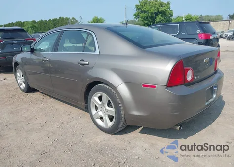 2010 Chevrolet Malibu Ls z USA, uszkodzony, nr VIN 1G1ZB5EB0AF272175